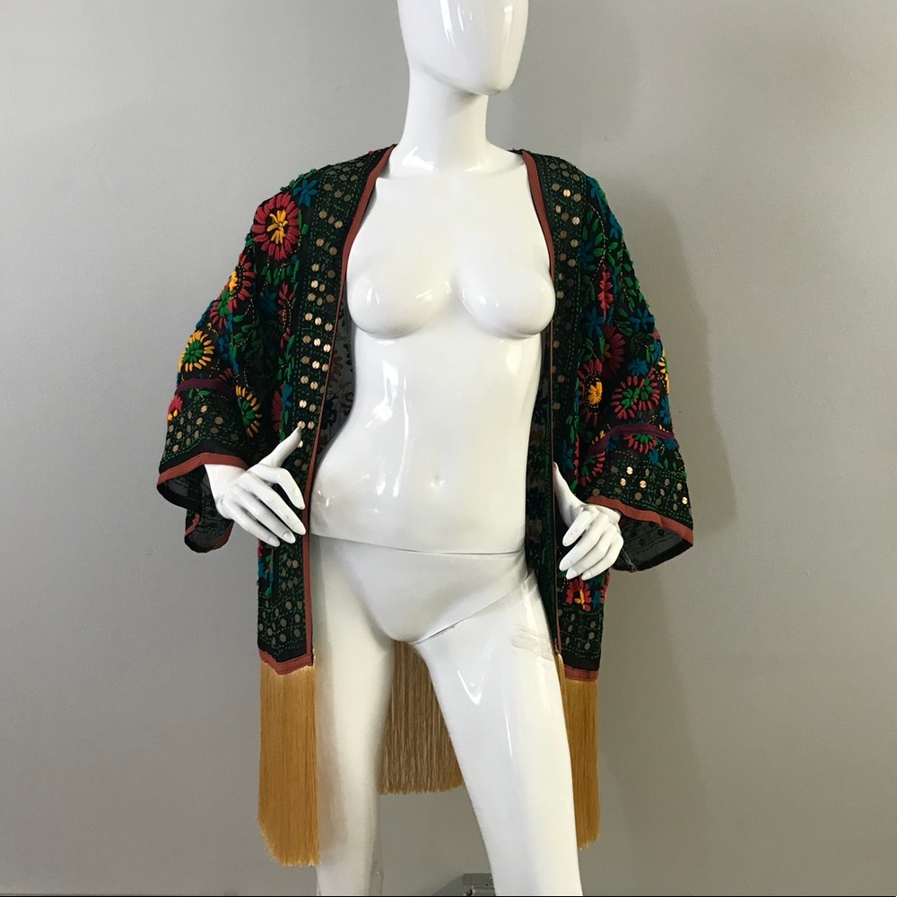 Beautiful Embroidered Fringe Black Robe/Jacket - Picture 3 of 8